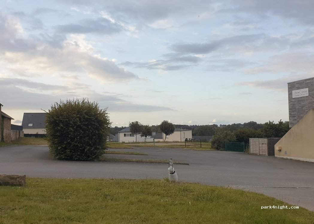 (35140) Mézières-sur-Couesnon - 10 Rue du Couesnon — foto