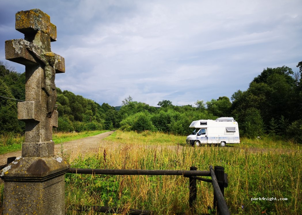 (38-307) Wołowiec - Unnamed Road — foto