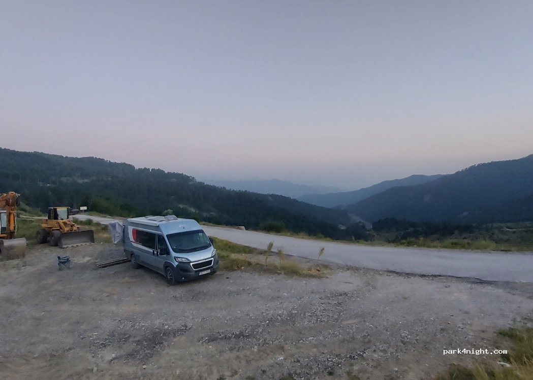 (440 15) Aetomilitsa - Unnamed Road — foto