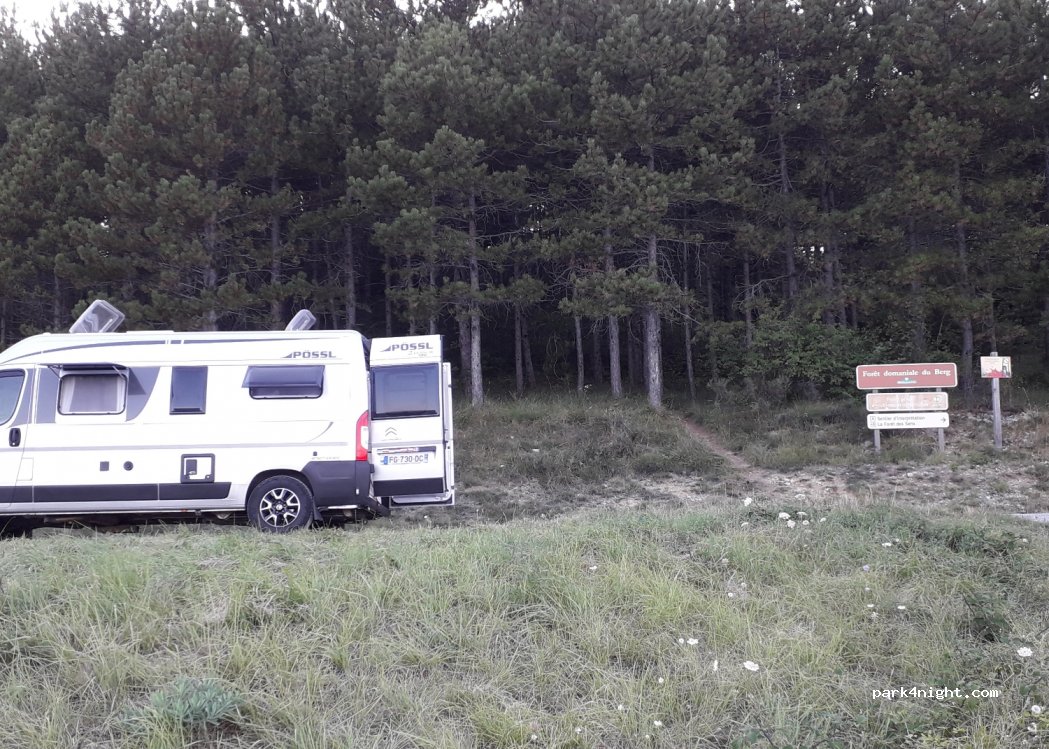 (07170) Villeneuve-de-Berg - Devant de Pierouby — foto
