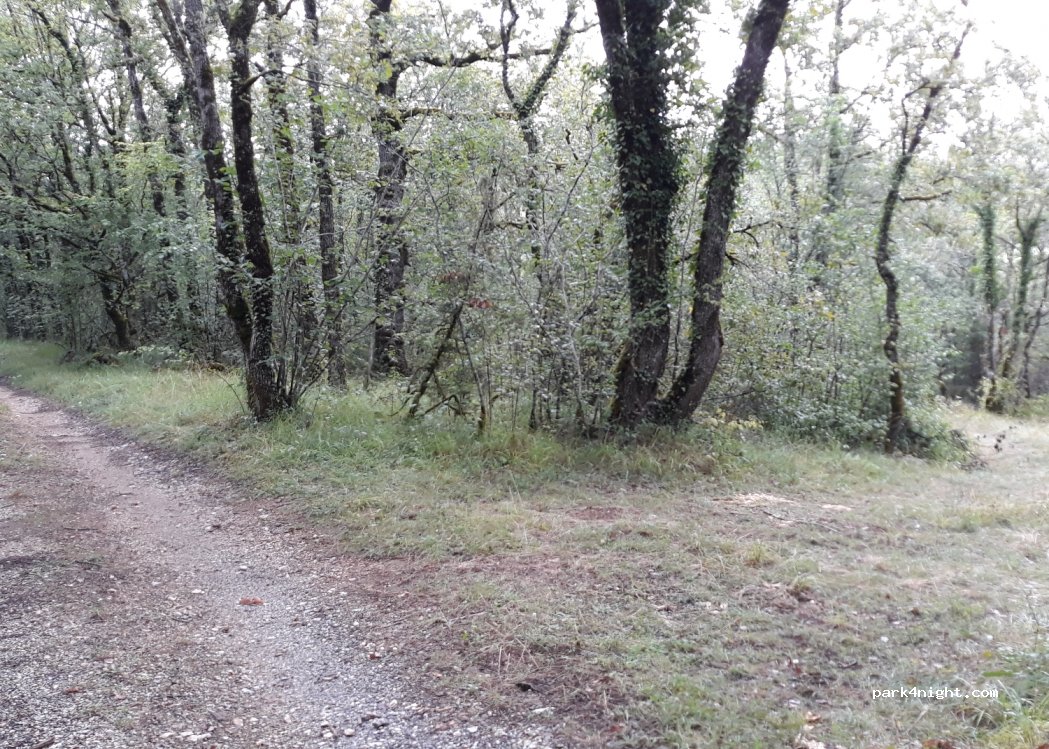 (19500) Turenne - Unnamed Road — foto