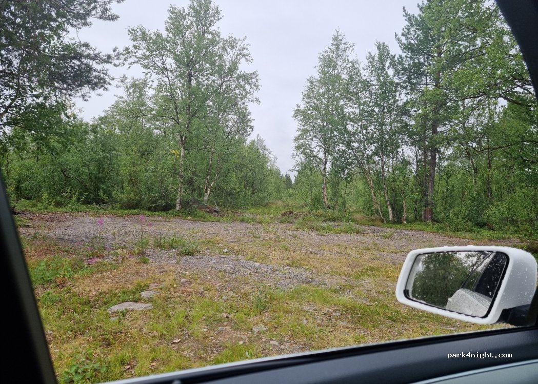 (981 99) Kiruna - Unnamed Road — foto