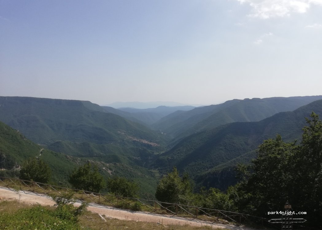 (00020) Vallepietra - Unnamed Road — foto