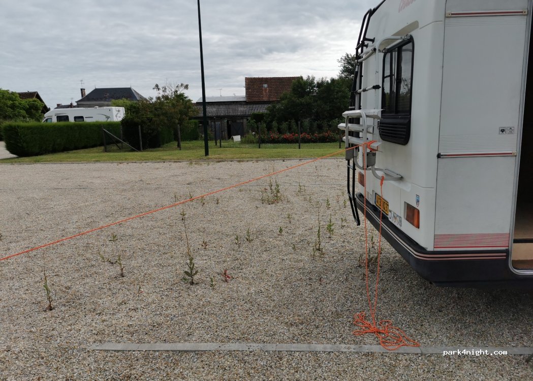 (36700) Fléré-la-Rivière - 4 Rue Neuve — foto