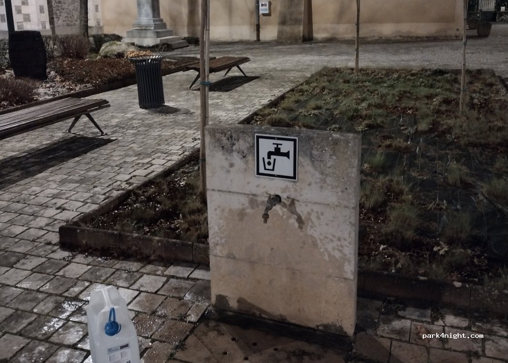 (72270) Mezeray - 5 Place de l'Église — foto 4