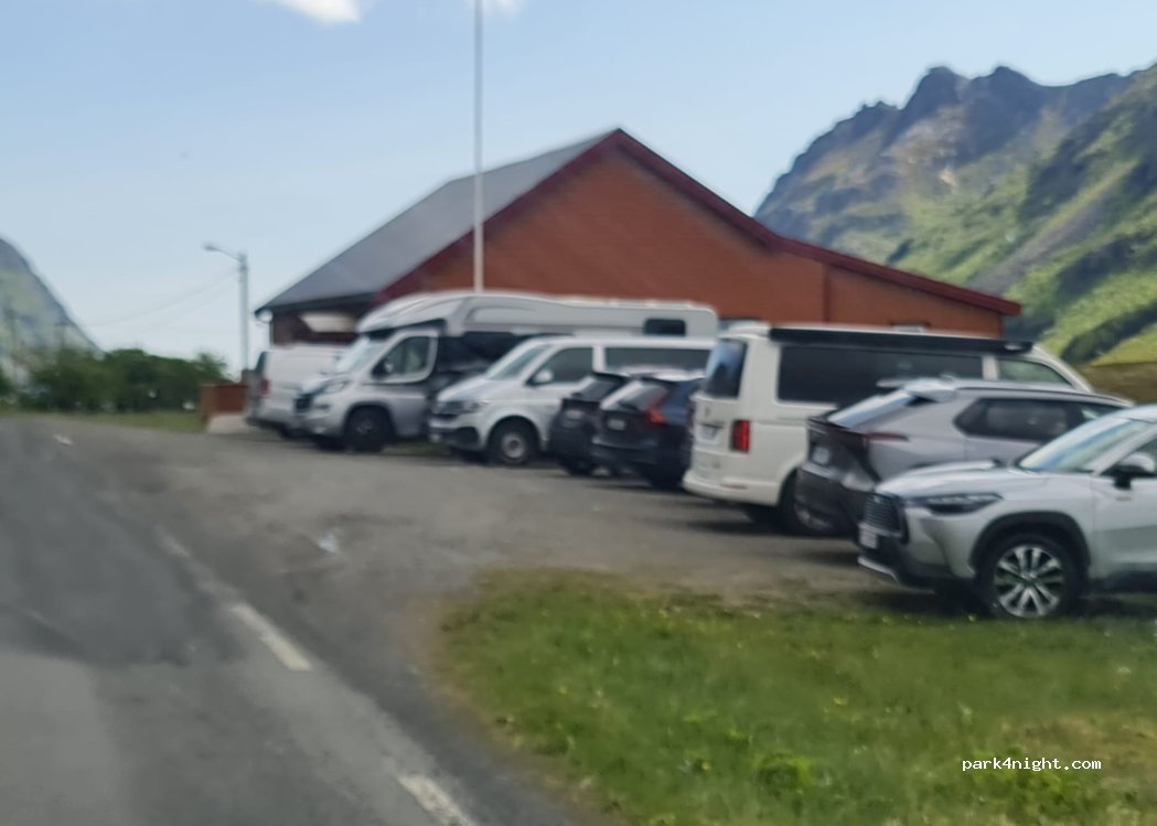 (8380) Ramberg - 32 Sekundær Fylkesveg 803 — foto 2