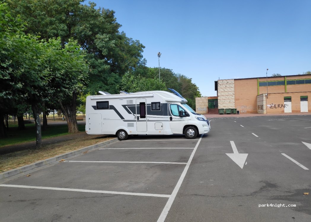 (24320) Sahagún - 4 Carretera León — foto 3