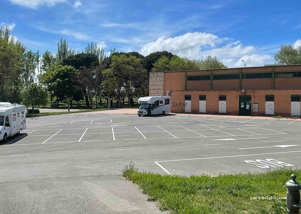 (24320) Sahagún - 4 Carretera León — foto 5