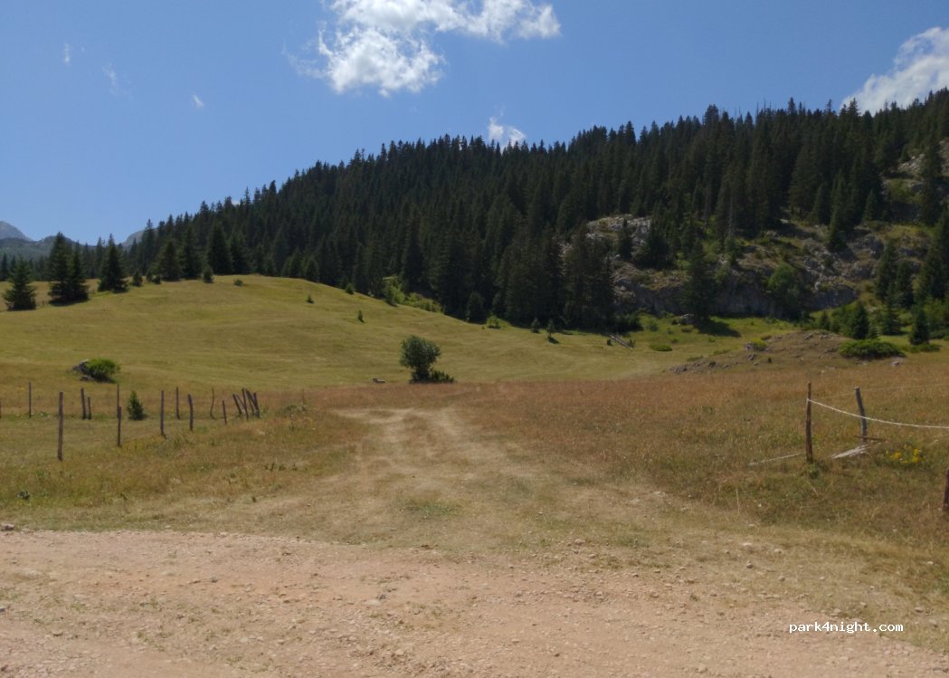 () Bosača - Unnamed Road — foto
