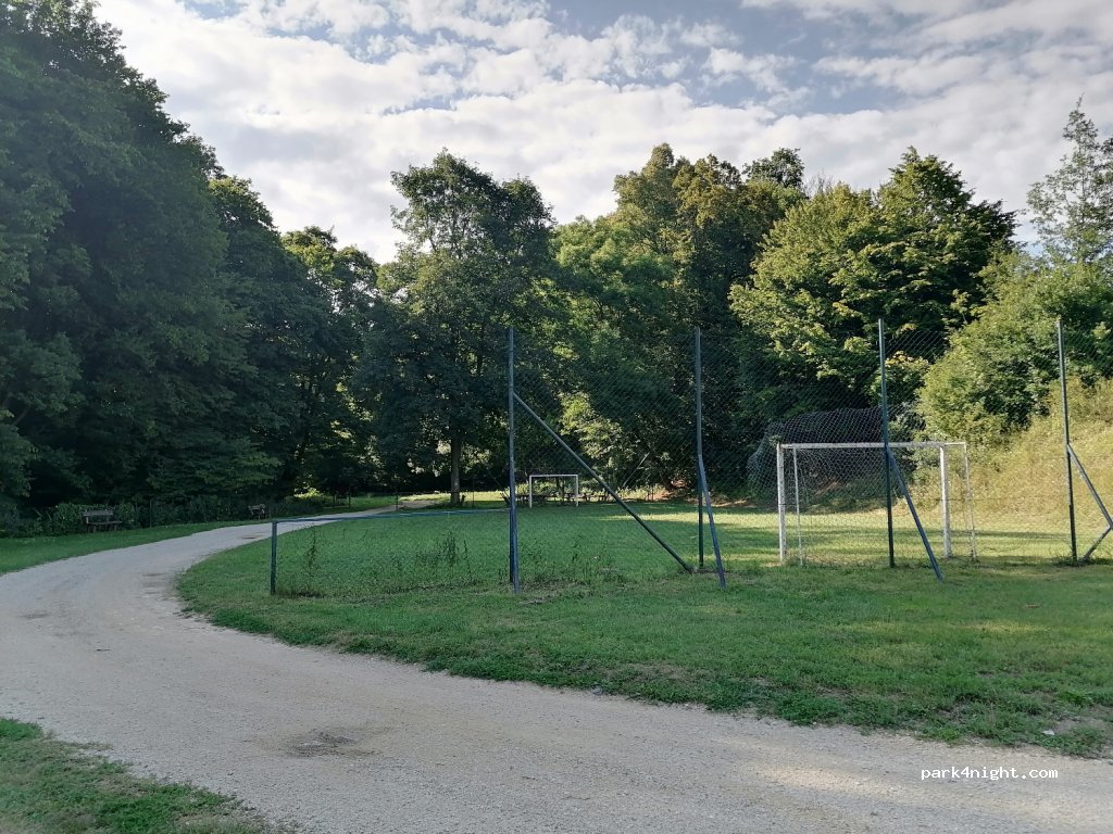 (8445) Csehbánya - 31 Fő utca — foto
