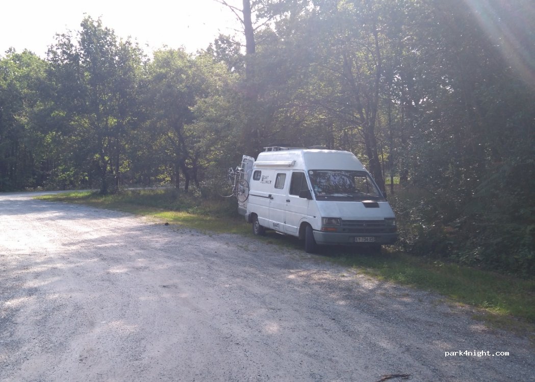 (33480) Avensan - Route de Saint-Aubin — foto