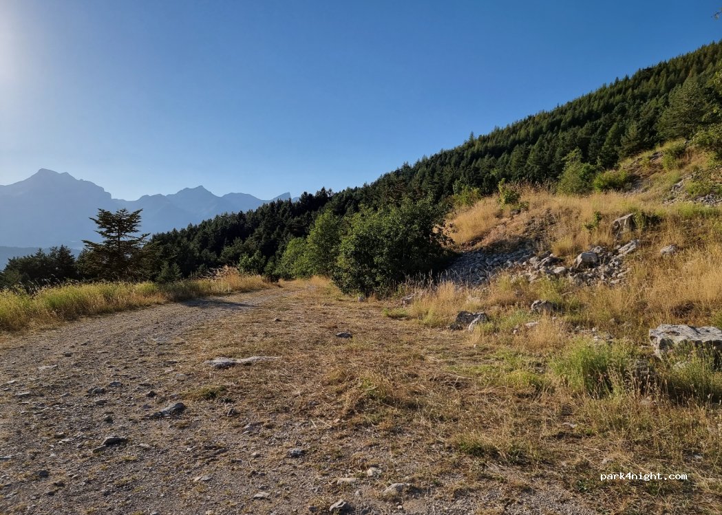 (05250) Le Dévoluy - Rue du Lys Blanc — foto 2