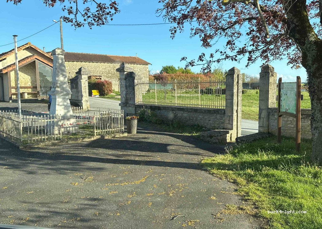 (16700) Courcôme - 4 Rue du Puits — foto