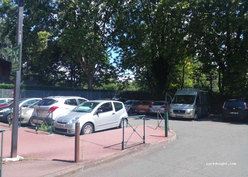 (31000) Toulouse - 6 Place Alfonse Jourdain — foto