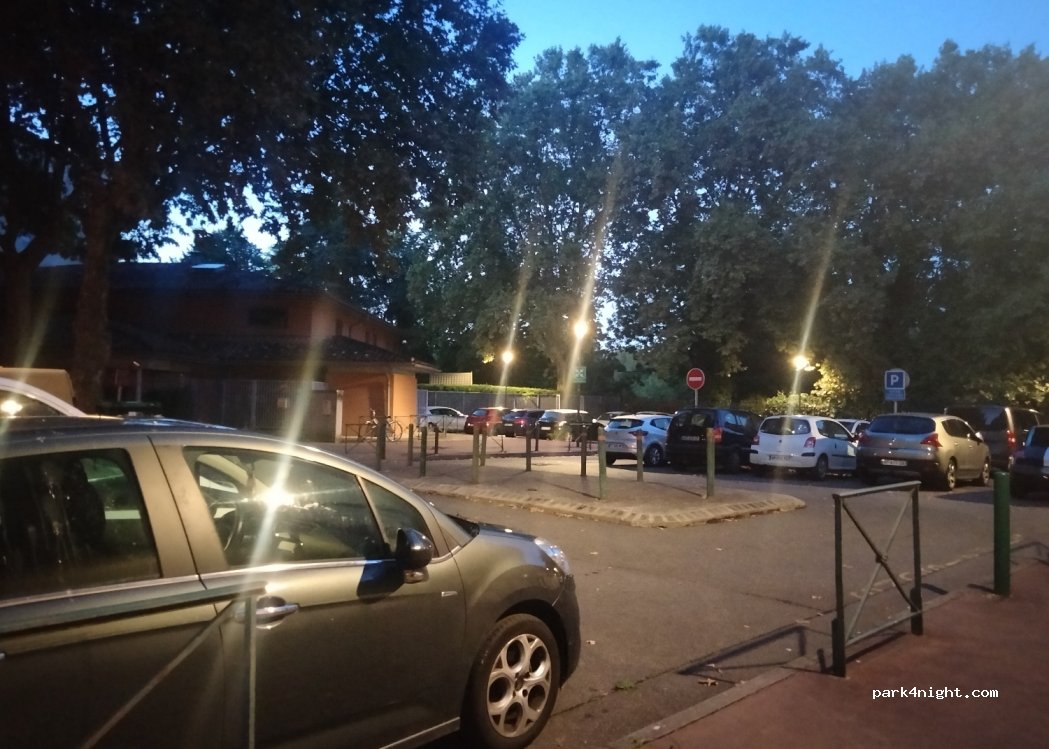 (31000) Toulouse - 6 Place Alfonse Jourdain — foto 4