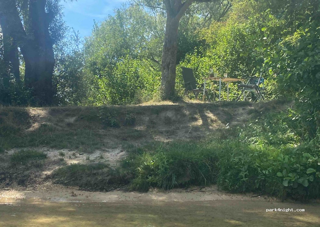 (77118) Balloy - Unnamed Road — foto 3