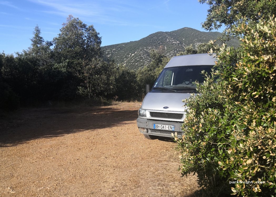 (84340) Malaucène - D242 — foto