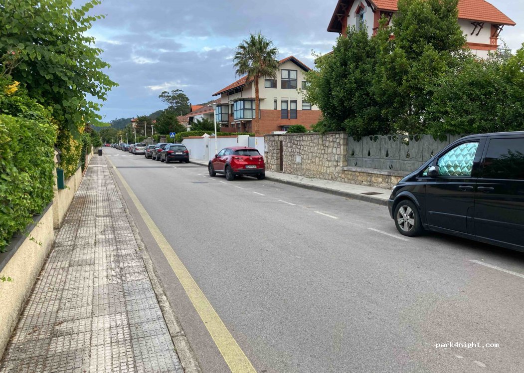 (33560) Ribadesella - 22 Calle de Dionisio Ruisánchez — foto 3