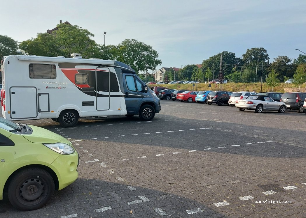 Parkplatz Kronenplatz P7 — foto