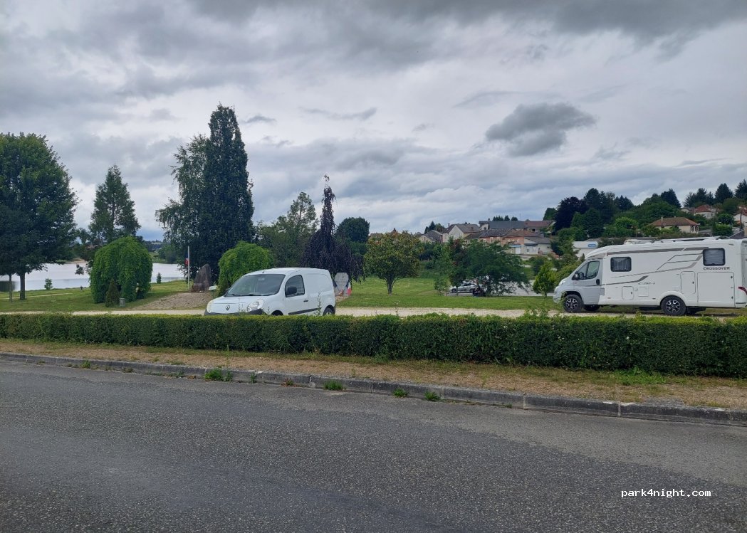 (87130) Châteauneuf-la-Forêt - 57 Avenue du Pont la Prairie — foto