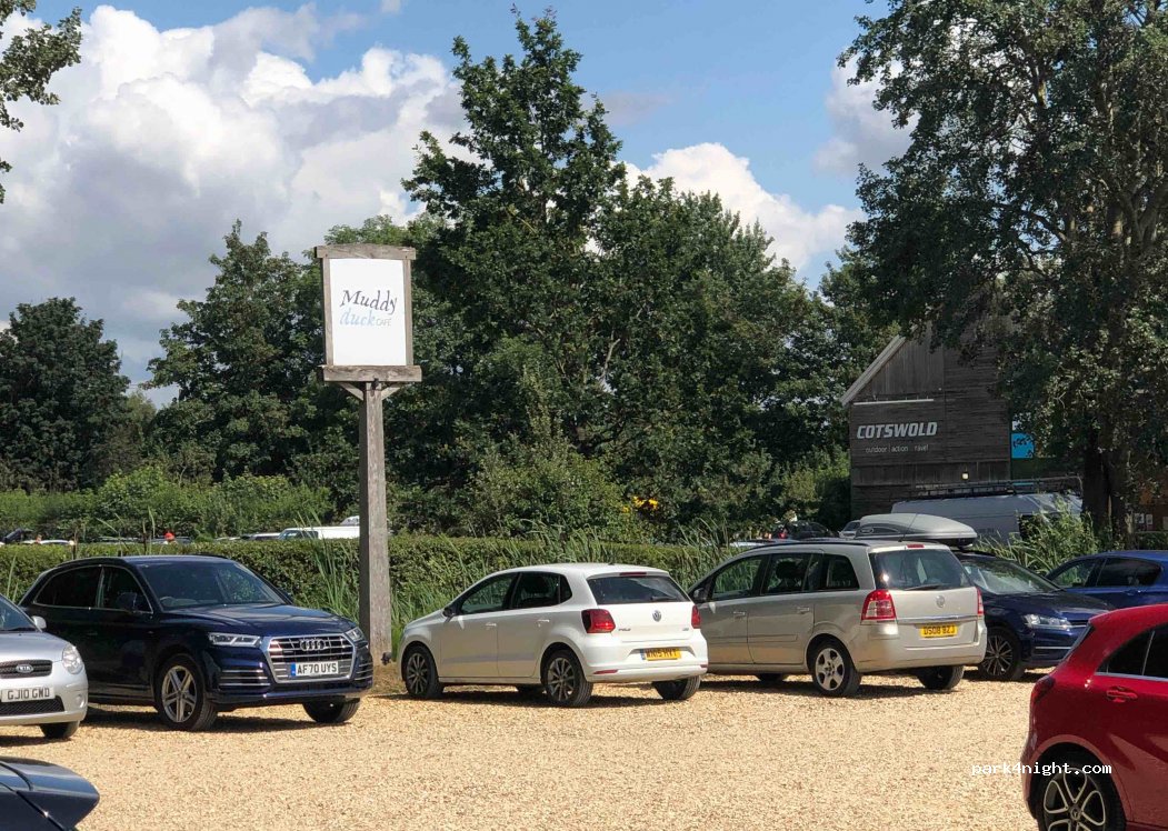 (GL7 5FP) South Cerney - 6 Spine Road East — foto