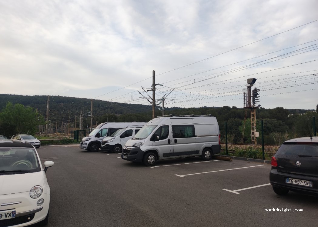 (13260) Cassis - Avenue de la Gare — foto 3