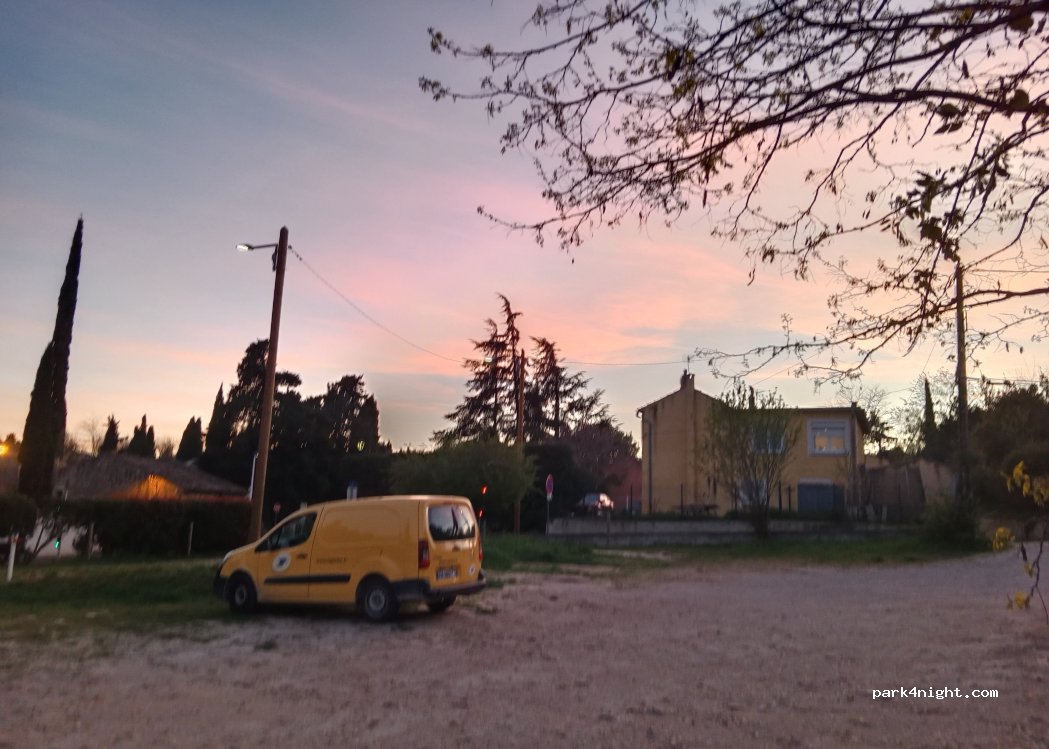 (30650) Rochefort-du-Gard - 10 Avenue de Signargues — foto 4