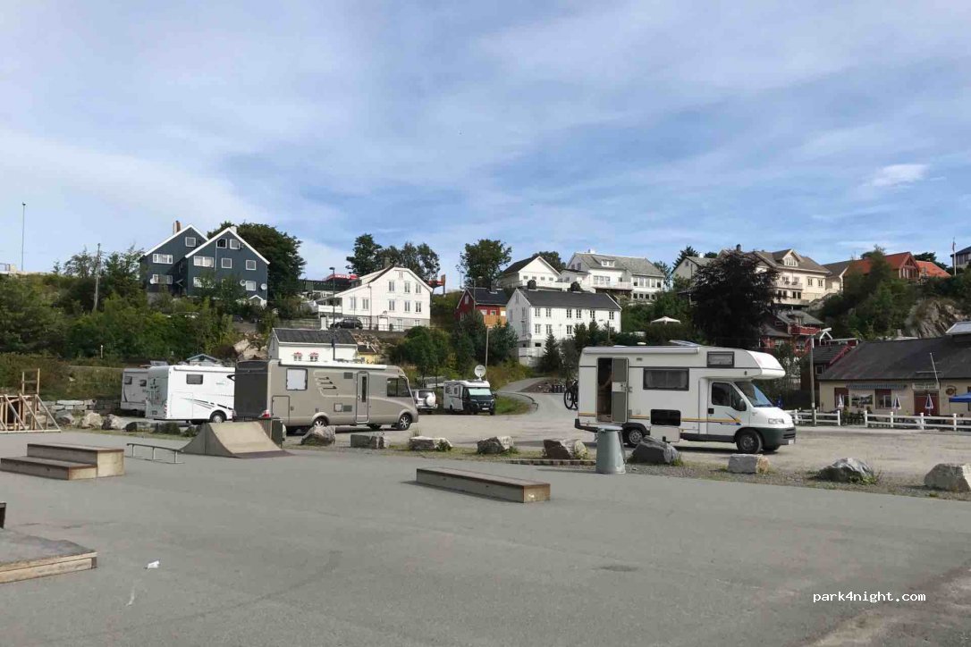 (6510) Kristiansund - 38 Kranaveien — foto