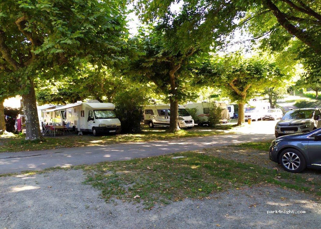Camping Municipal Cransac Les Thermes — foto