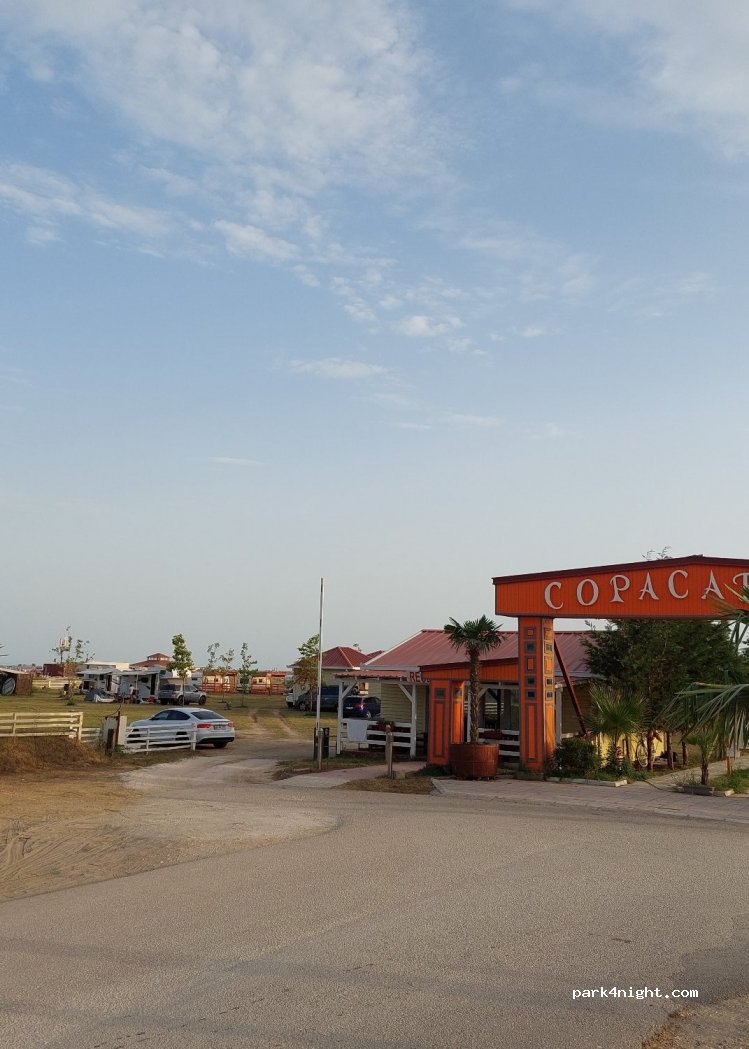 Copacabana Beach camping — foto 2