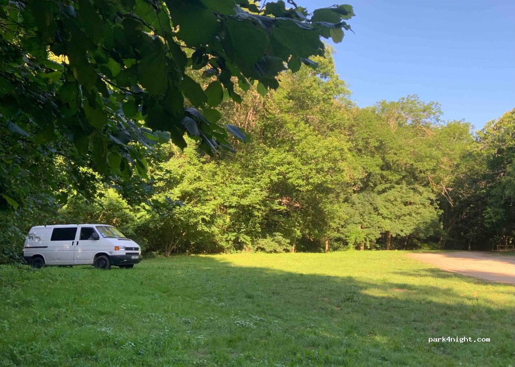 (63140) Châtel-Guyon - 15 Rue de la Roche Rochepradière — foto 3