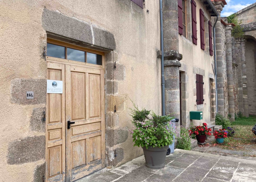 (16420) Lesterps - 6 Rue de la Mairie — foto 4