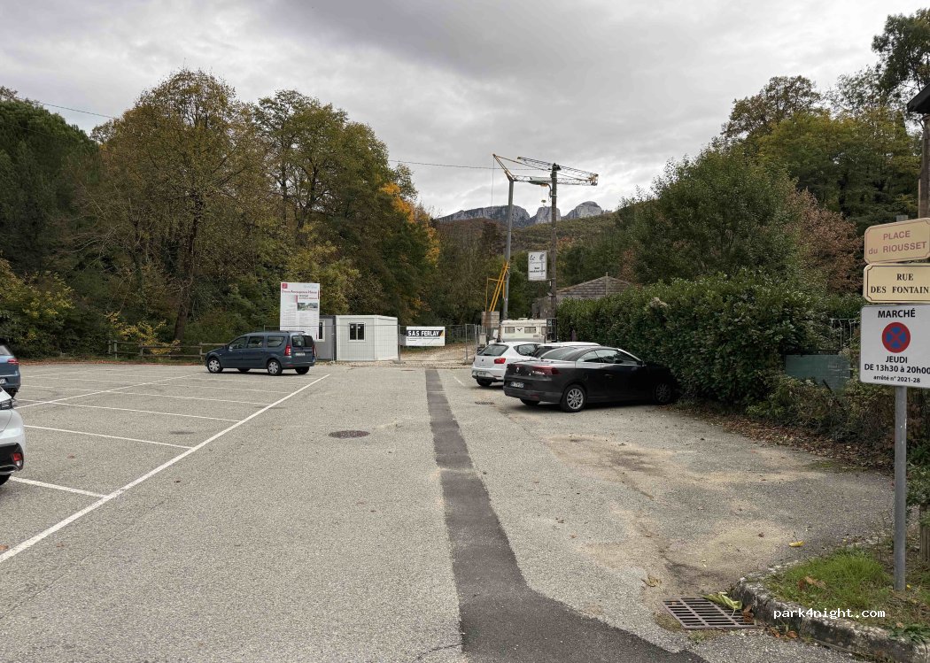 (26300) Rochefort-Samson - 1 Place du Riousset — foto 5