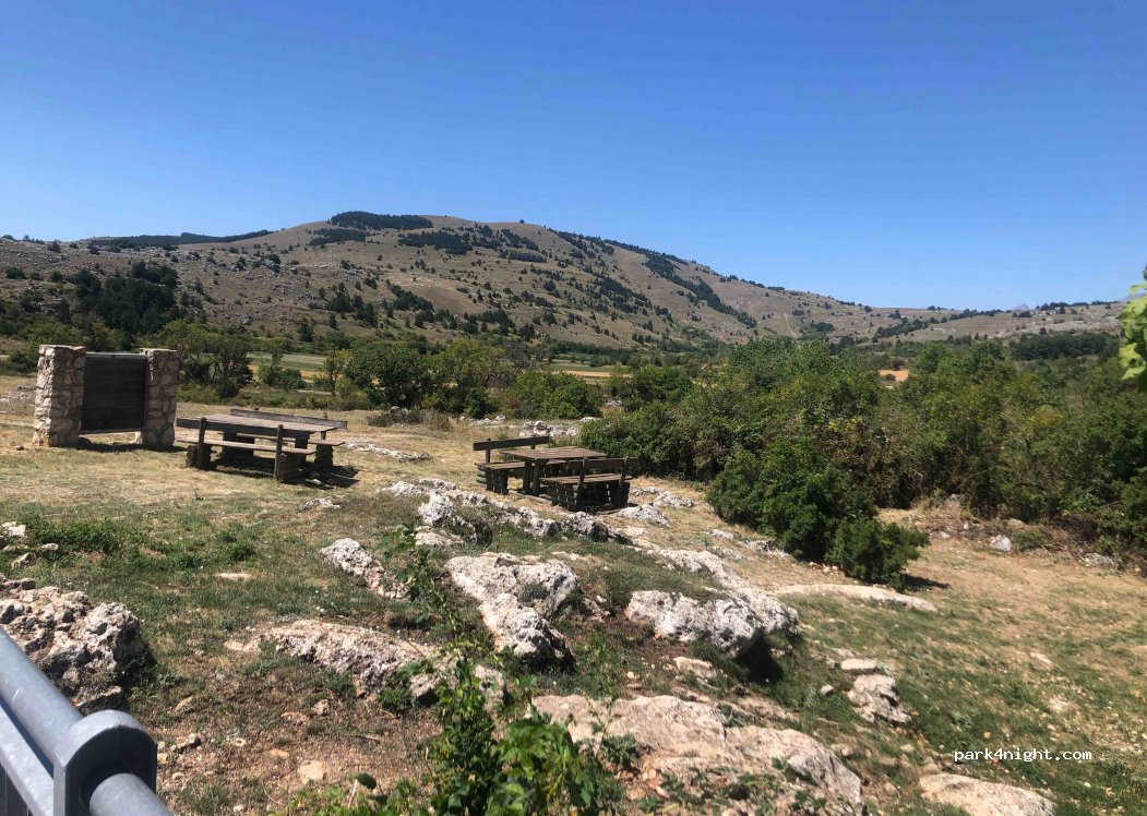 (67021) Barisciano - Strada Provinciale Barisciano Caste de Monte — foto
