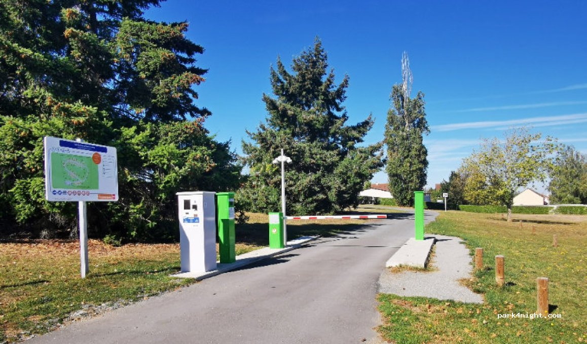 Aire de camping-car park de Néris-les-Bains (Allier) — foto