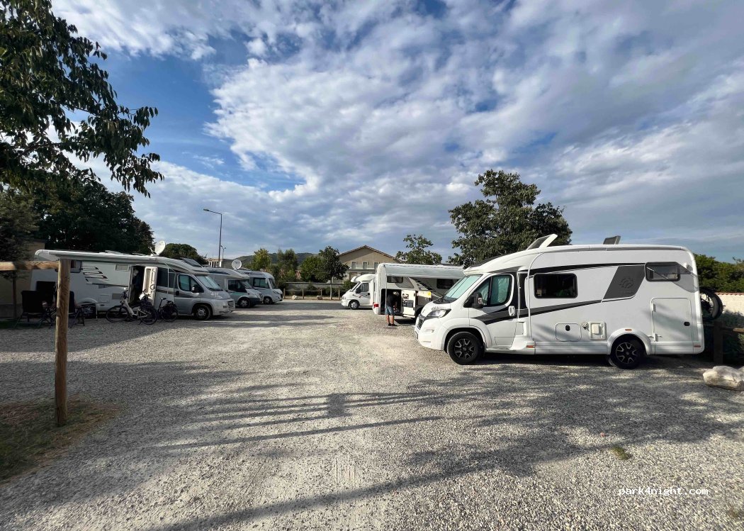 Aire de camping-car Tournon-sur-Rhône — foto 2