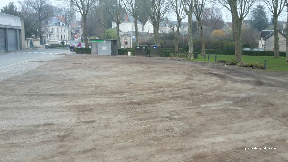 (36400) La Châtre - 9 Avenue George Sand — foto 2