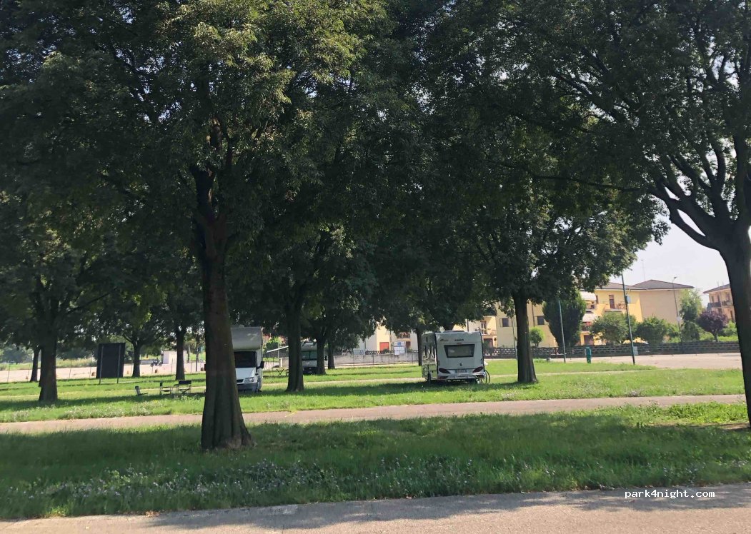 Area sosta camper Grazie di Curtatone — foto 4
