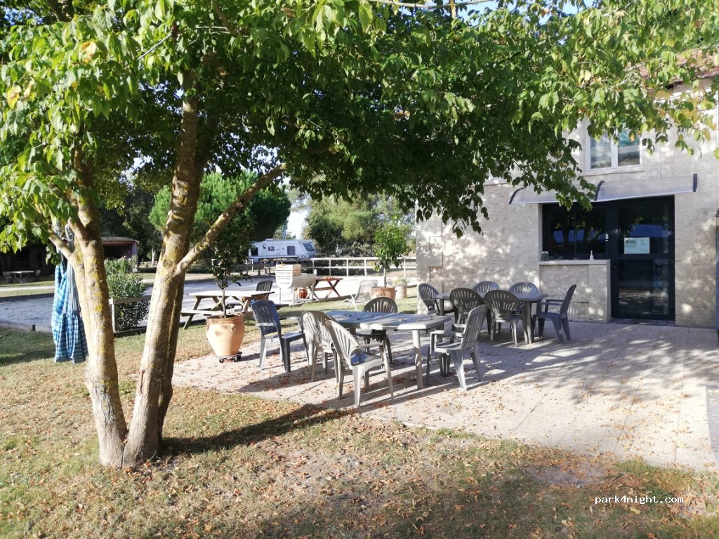Aire naturelle de camping Les Grands Chênes et les Ajoncs — foto 3