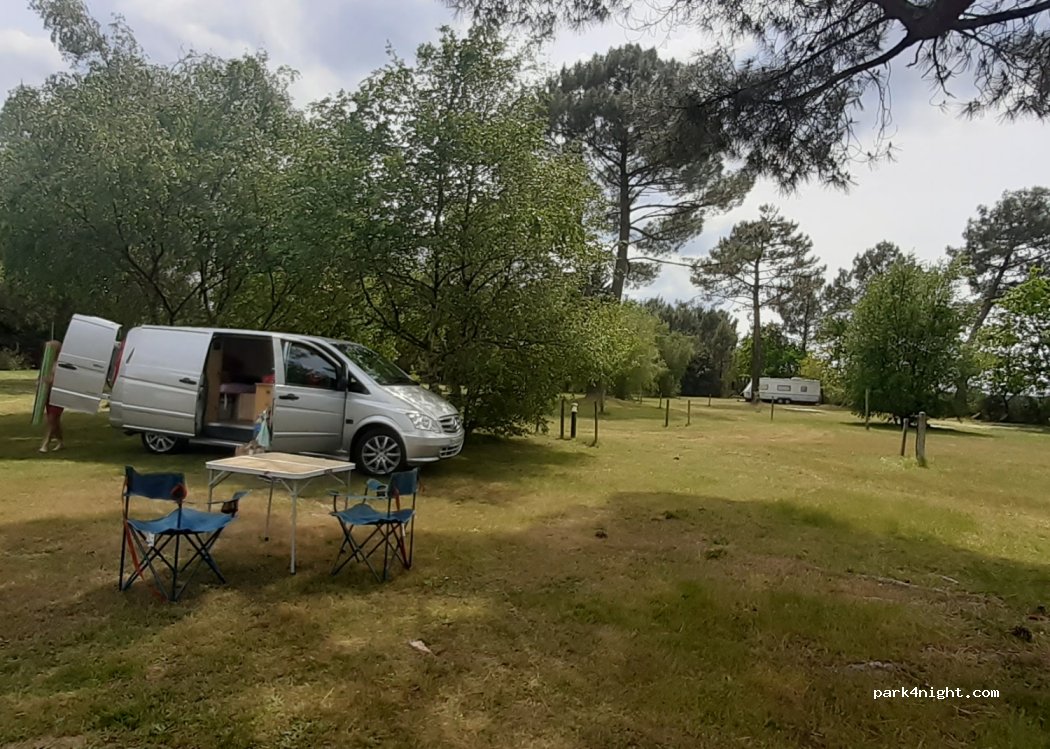 Aire naturelle de camping Les Grands Chênes et les Ajoncs — foto 4