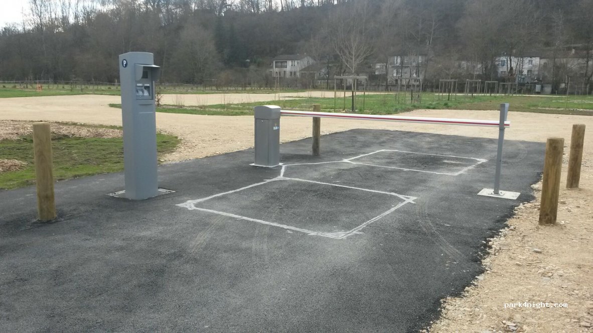 Aire de Camping Car Brantôme — foto 2