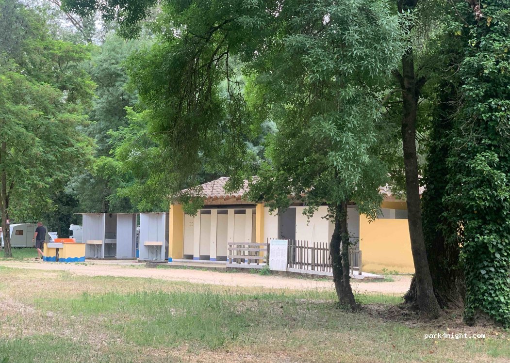 Camping du Chercheur d'Or — foto
