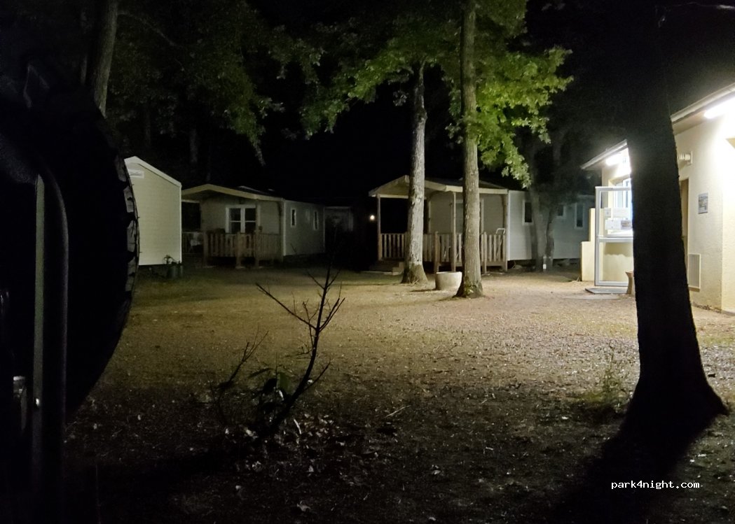 Camping Tours Les Acacias — foto