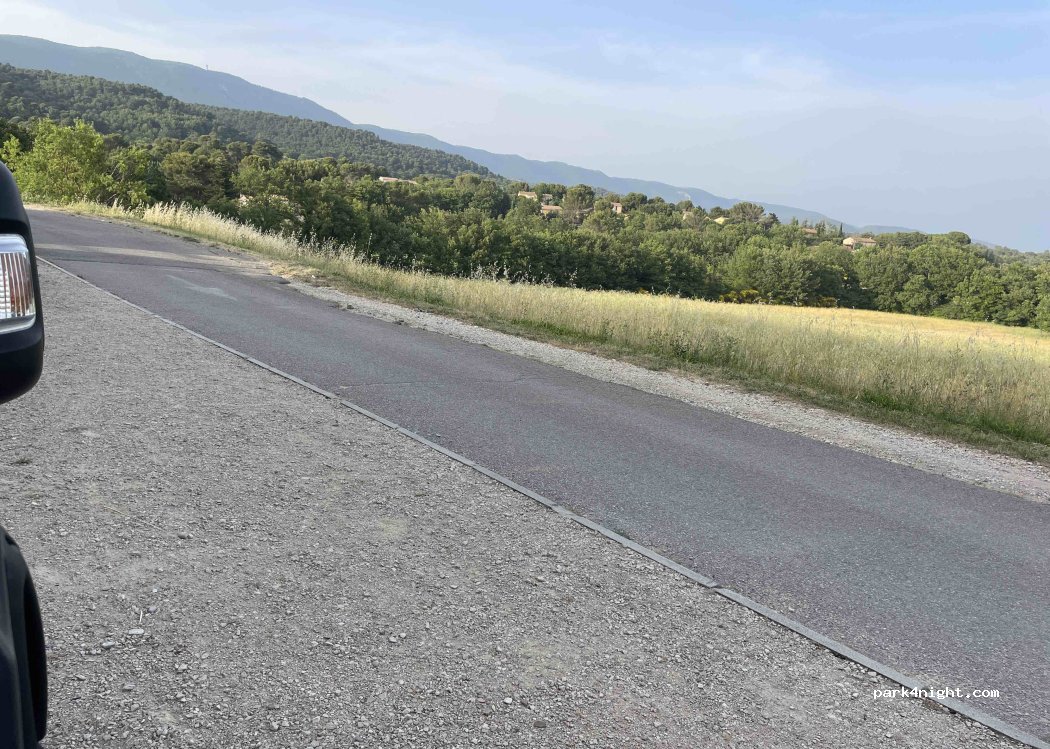 (84160) Cucuron - 5648F Ratavoux — foto 3
