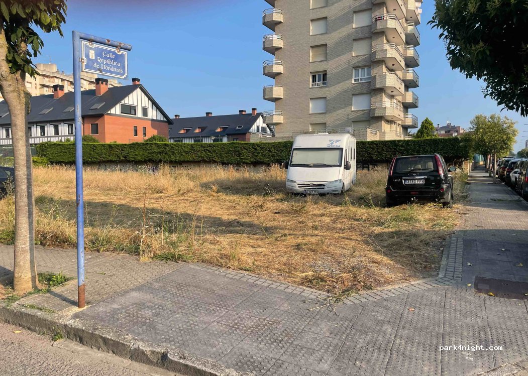 (39770) Laredo - 75 Avenida de Francia — foto 3