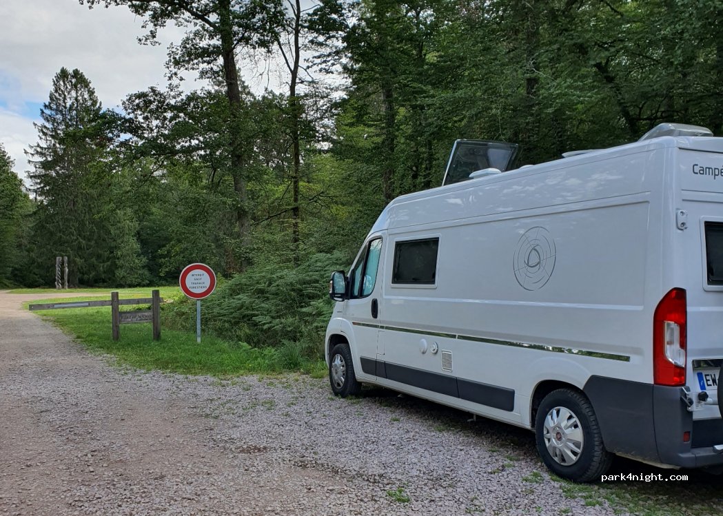 (03360) Isle-et-Bardais - Unnamed Road — foto