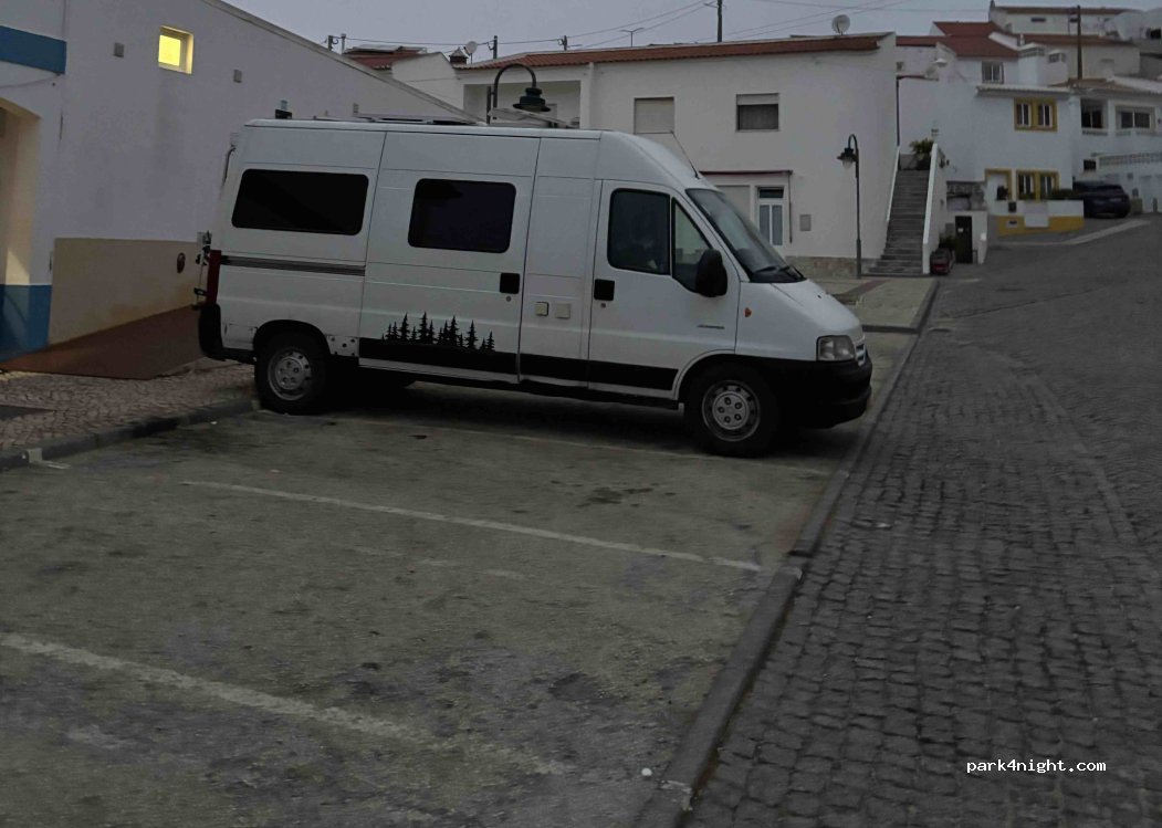(8670-230) Bordeira - 7 Largo do comércio — foto