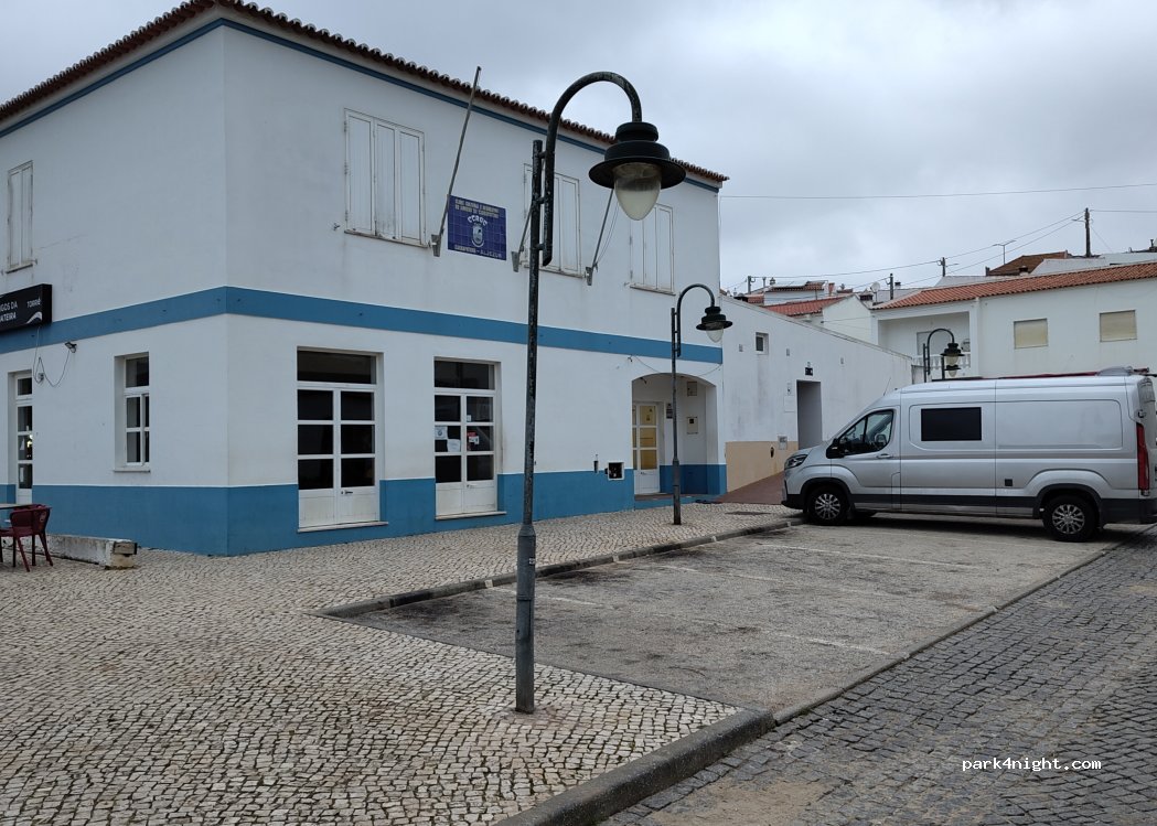 (8670-230) Bordeira - 7 Largo do comércio — foto 2