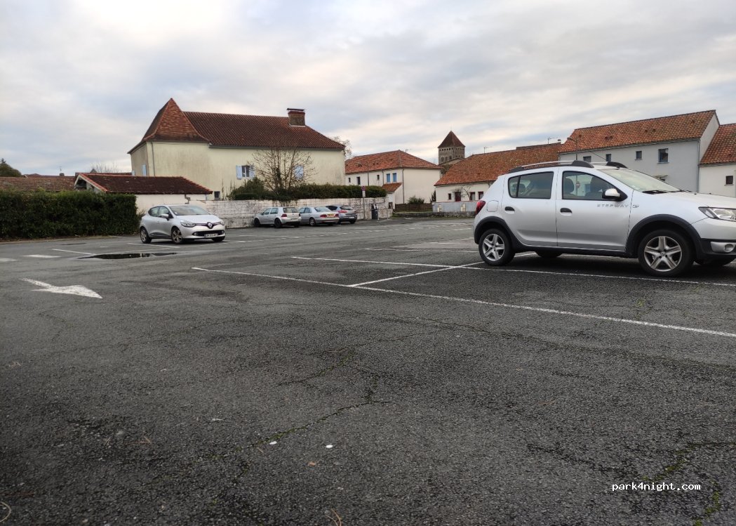 (64390) Sauveterre-de-Béarn - 19 Rue du Pasteur Rennes — foto