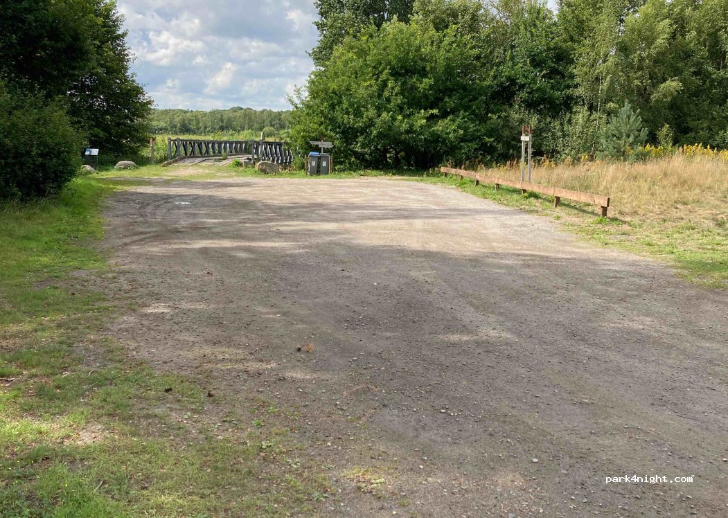 (281 53) Finja - Unnamed Road — foto